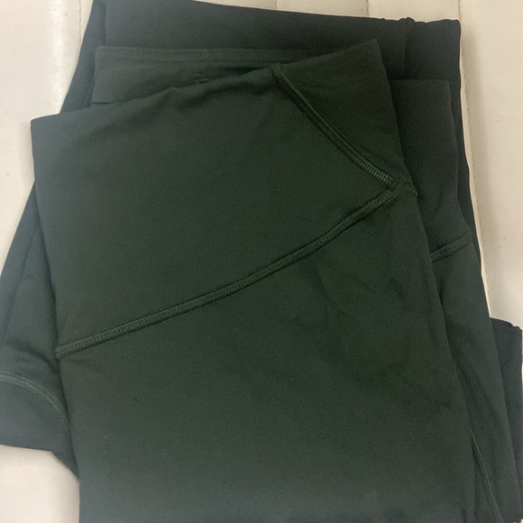 Lululemon dark green size 12 - Picture 2 of 2
